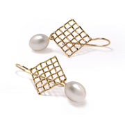 Mesh Drop Pearl Gold Earrings