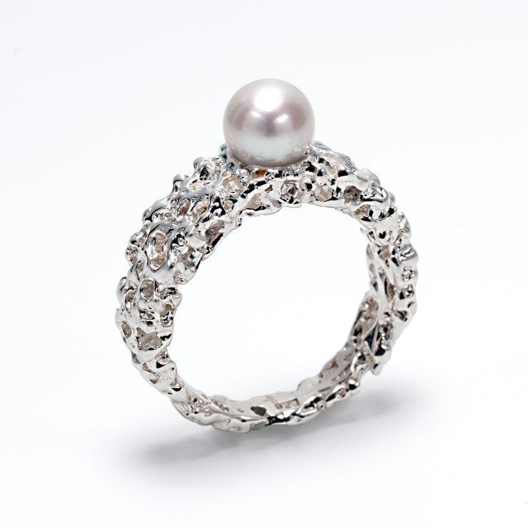 Coral Round Pearl Band Ring