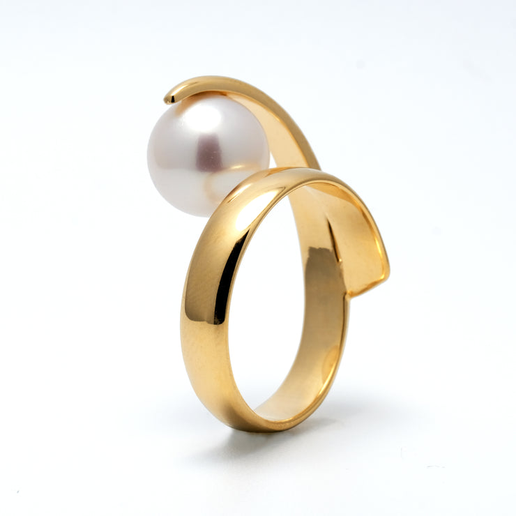 Twist Round Pearl Gold Ring