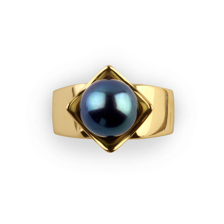 The Queen Gold Black Pearl Ring