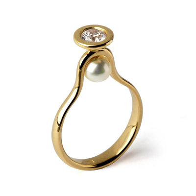 Venus Diamond Pearl Gold Ring