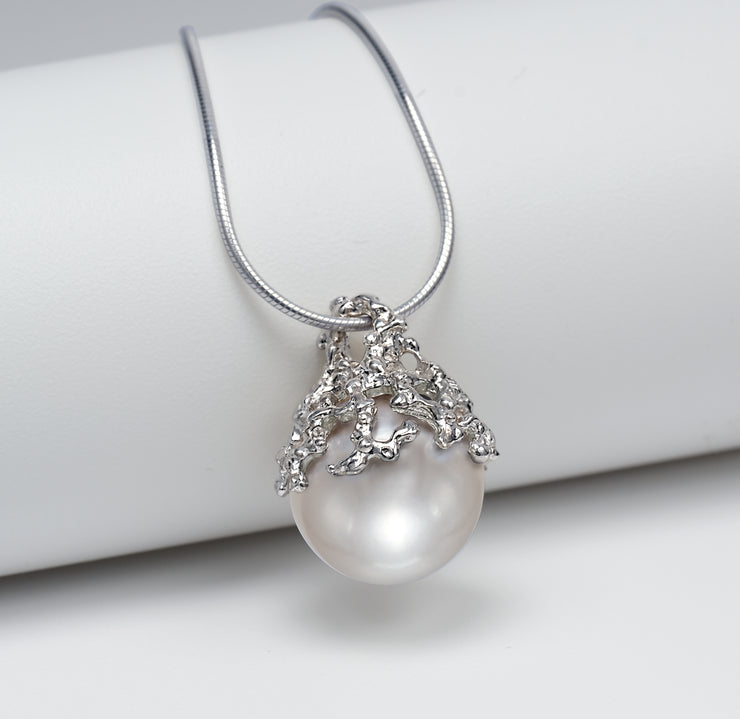 Coral White Pearl White Gold Pendant Necklace