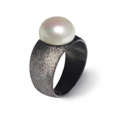 Black and White Pearl Ring